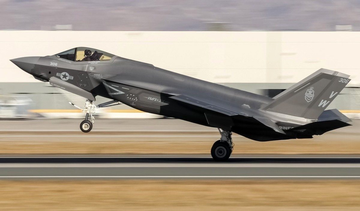 French landing the F-35C at March Air Reserve Base, CA.