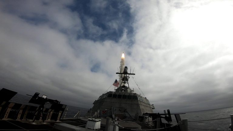 US Navy LCS Successfully Fires SM-6 from MK 70